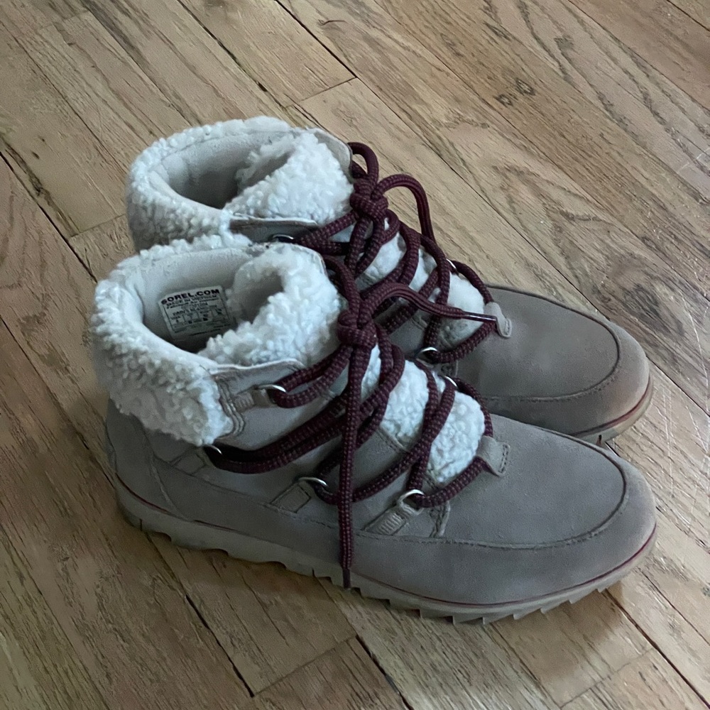 SOREL Harlow Lace Cozy Boots Waterproof Leather Ankle Womens Size 9